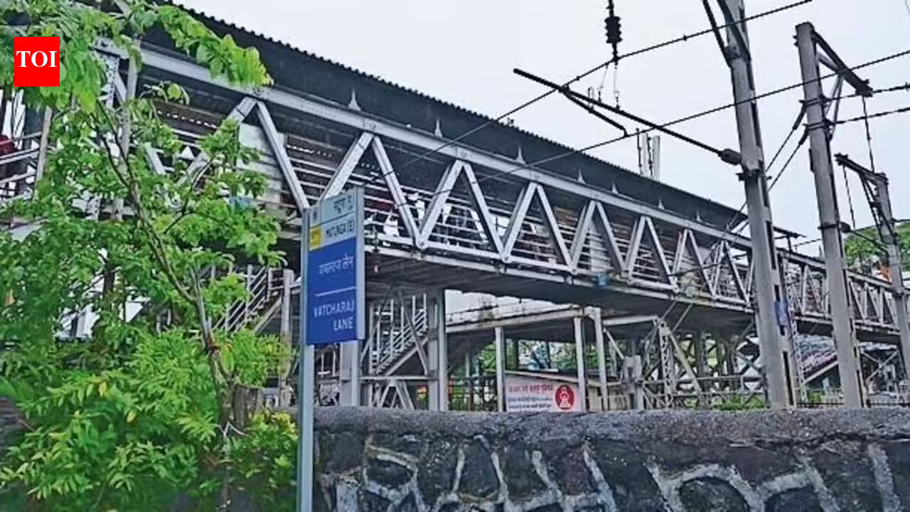 BMC to get IIT-B to audit four railway FOBs in Mumbai flagged as unsafe | Mumbai News