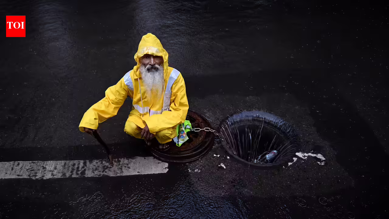 Mumbai man missing after falling into open stormwater drain during civic repair work | Mumbai News