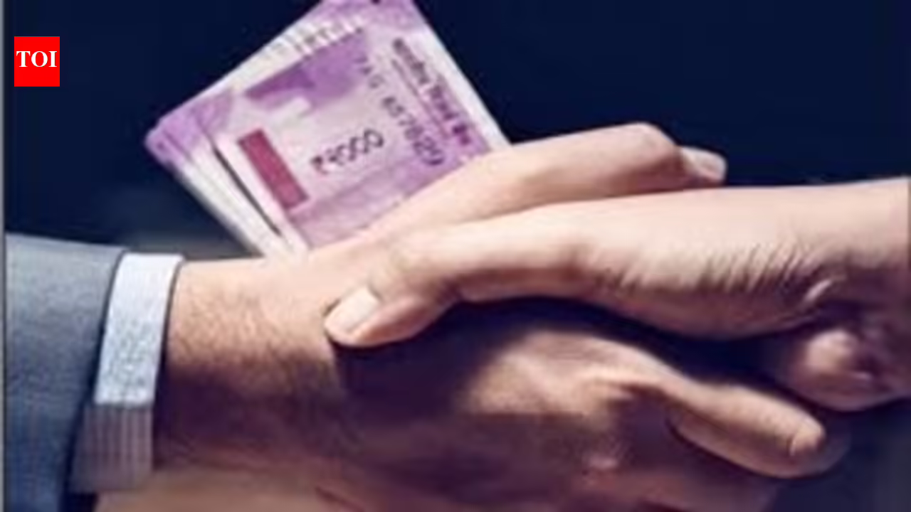 Rs 77,300 school admission graft case: Two arrested | Mumbai News