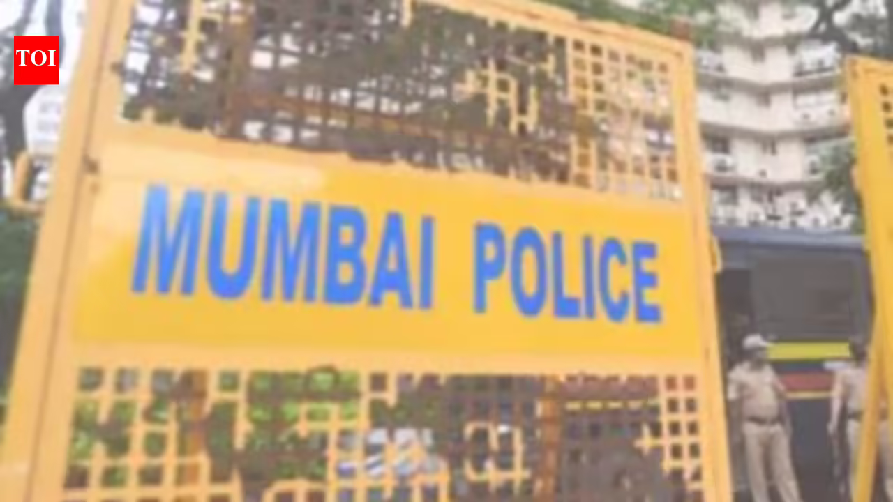 Mumbai police suspend licences of 11 orchestra bars over obscenity, rule violations | Mumbai News