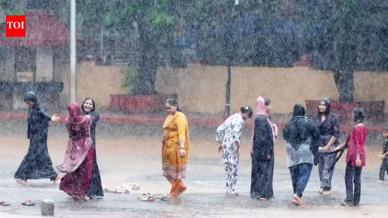Rain batters Mumbai: Santacruz records 1,017 mm in seven days, more than the entire July last year | Mumbai News