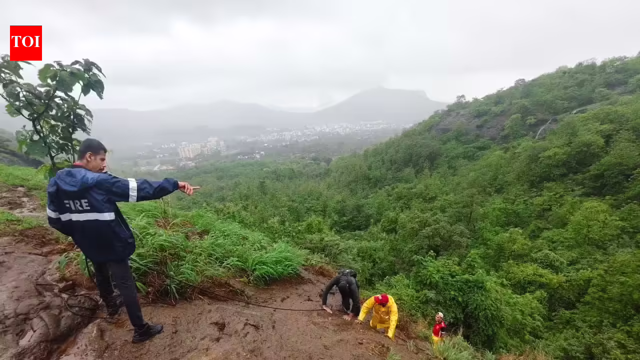18-year-old trekker from Mumbai falls while clicking selfie near KP waterfall in Khopoli, rescued in 3 hours | Mumbai News