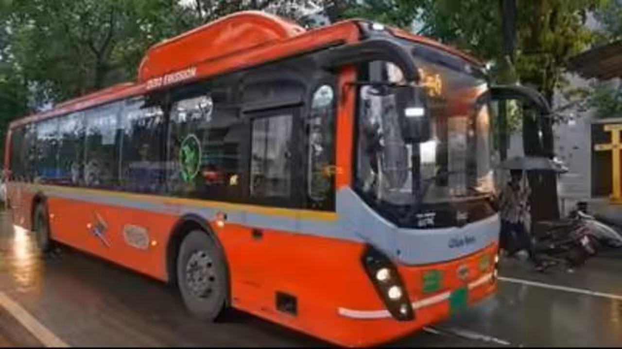 In Mumbai, Girgaum residents demand restoration of BEST bus services on Jagannath Shankarshet Road | Mumbai News