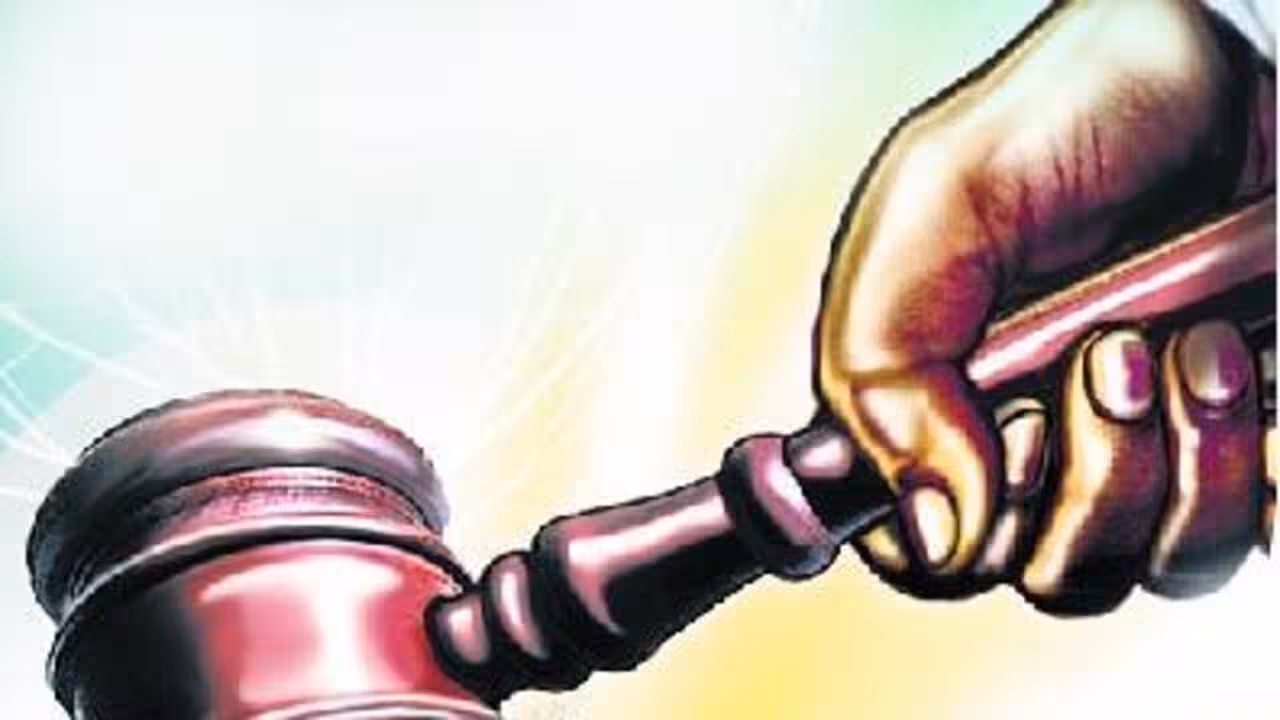 Witnesses dead, Mumbai court acquits Mulund homemaker in 2012 parking lot death case | Mumbai News