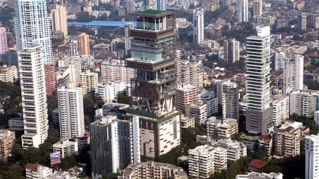 Private member’s bill proposes amendment to MHADA law to revive redevelopment of 13,000 old buildings | Mumbai News