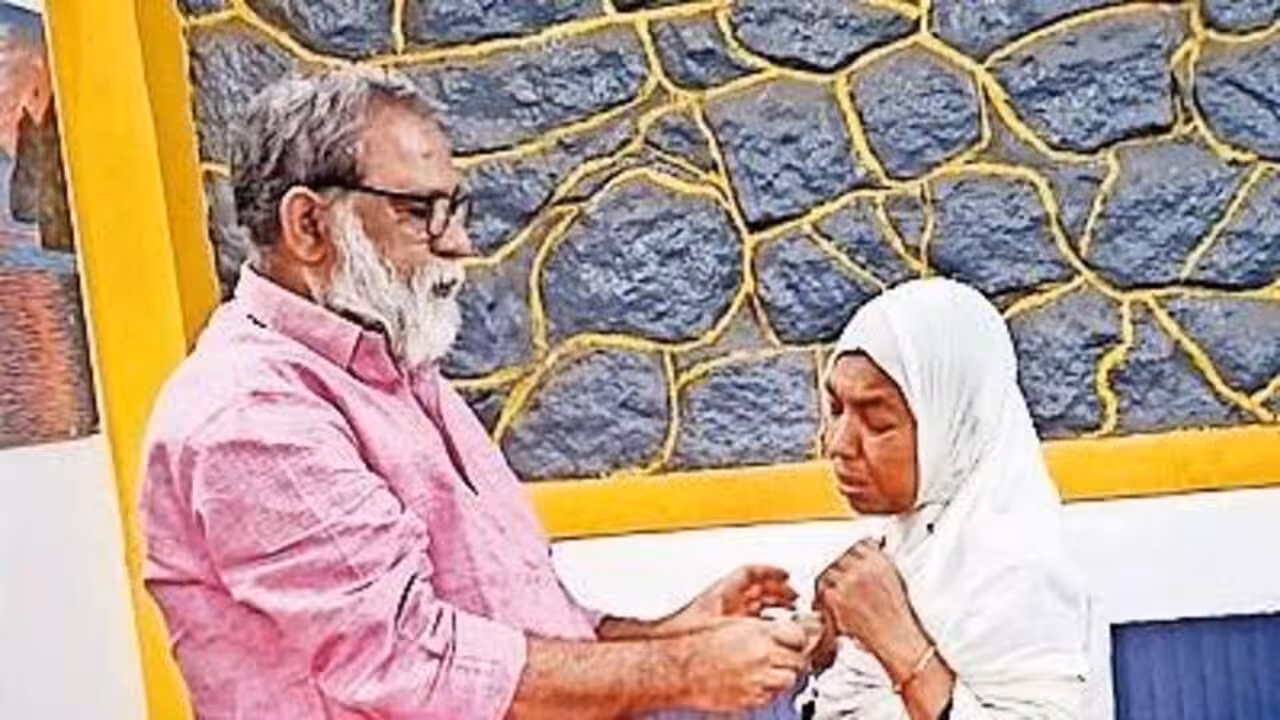 Poverty-hit woman travels from Assam to Mumbai to meet Salman Khan, rescued in Bandra | Mumbai News