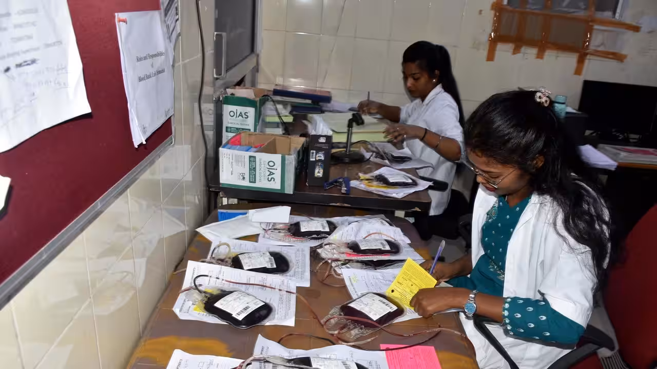 FDA Suspends Licenses of 34 Maharashtra Blood Banks, Storage Centres | Mumbai News