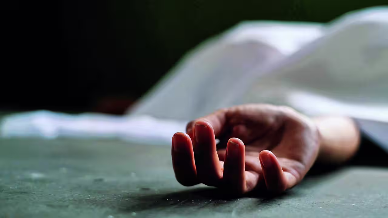 Elderly woman injured in Mira Road apartment fire dies during treatment | Mumbai News