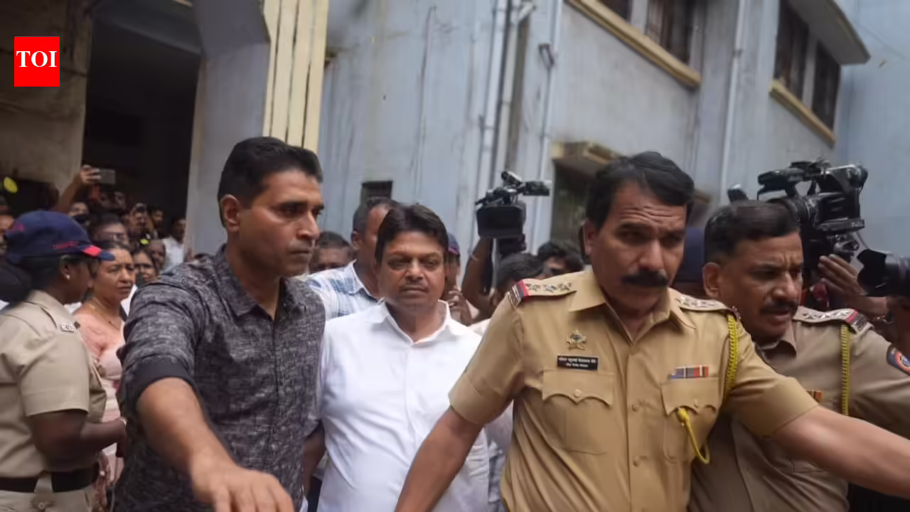 Dombivli hospital attack case: Shiv Sena corporator gets bail | Mumbai News