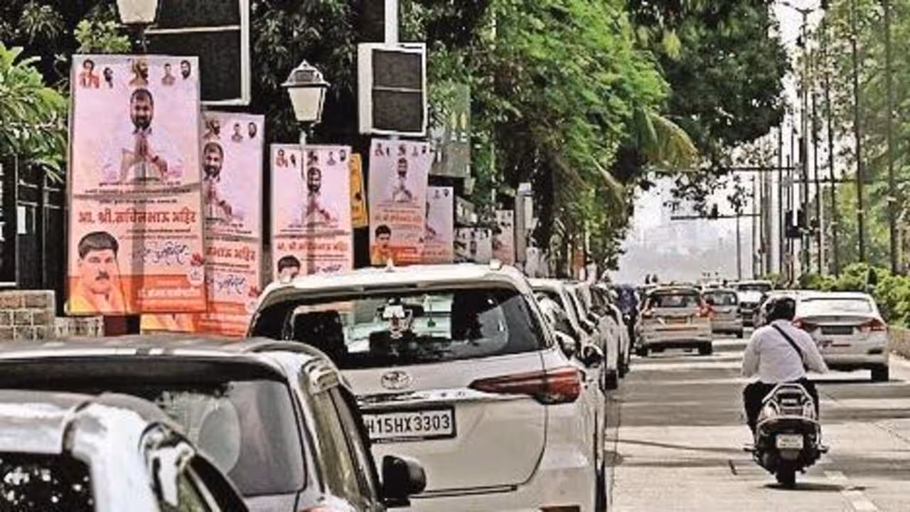 Political banners account for majority of illegal displays in Mumbai | Mumbai News