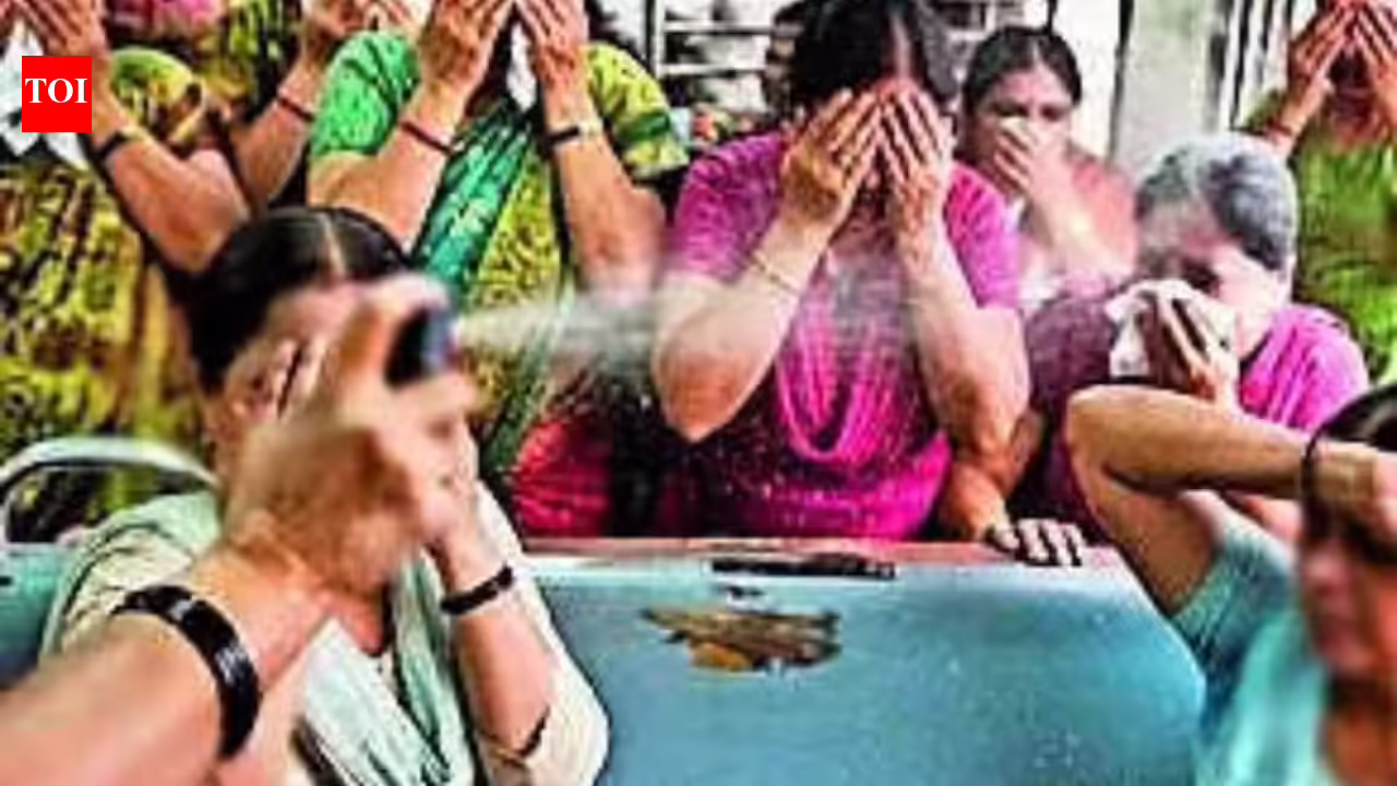 CR seat fight: Woman unleashes pepper spray | Mumbai News