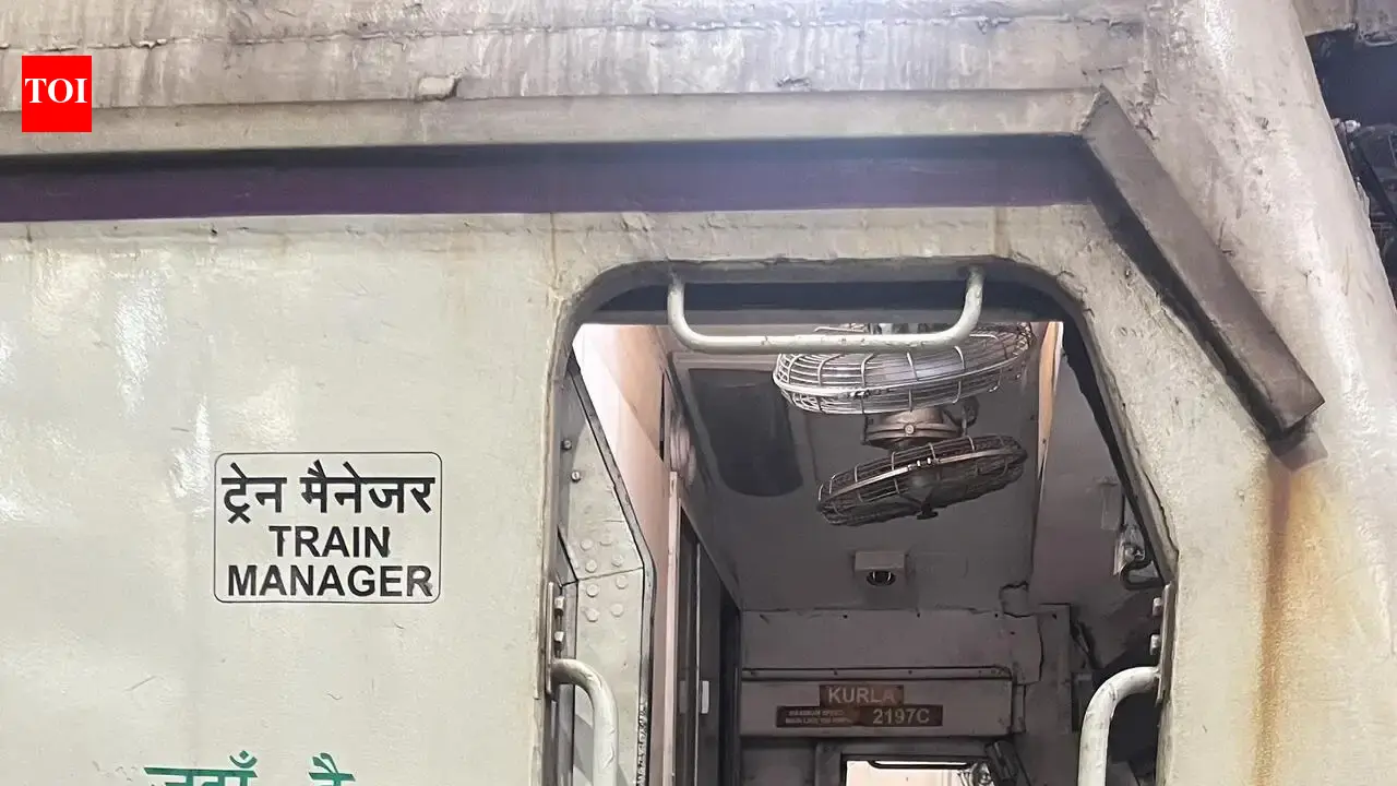 Severed human leg found under train coach at Chhatrapati Shivaji Maharaj Terminus in Mumbai | Mumbai News