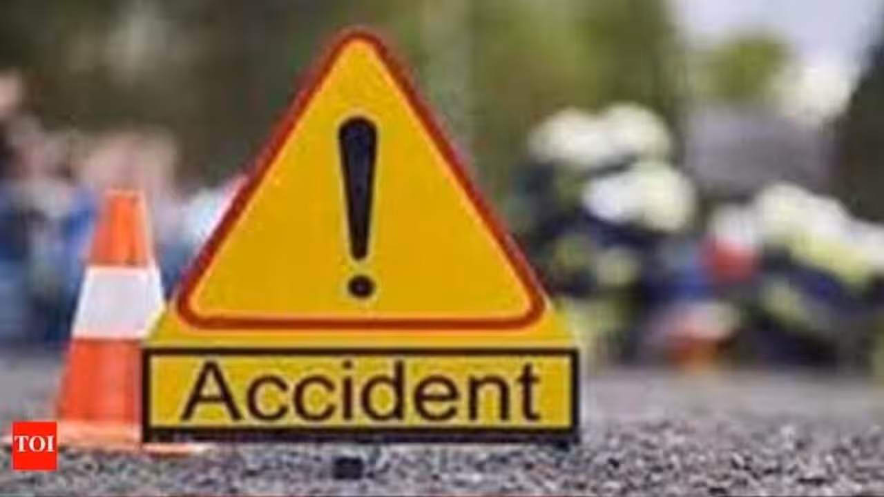 Raigad constable dies in car accident | Mumbai News