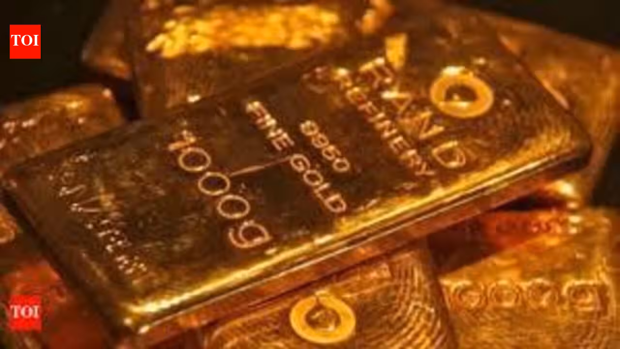 Flyer among five held for Rs 5.6cr gold smuggling at Mumbai airport | Mumbai News