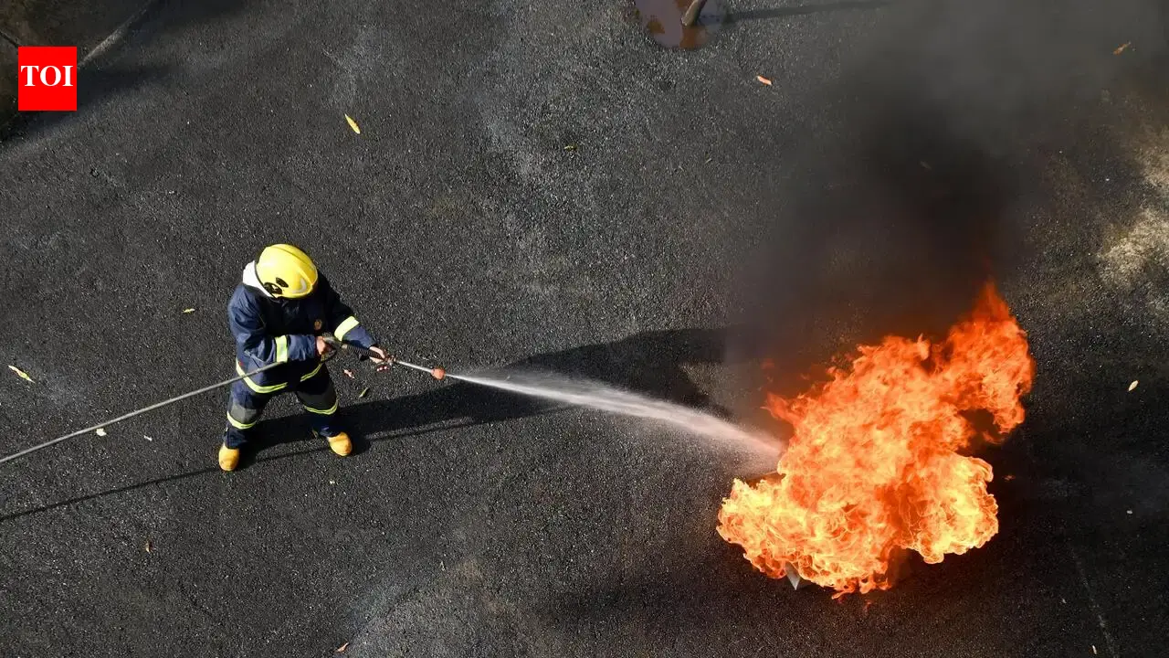 Fire at Byculla police station building in Mumbai; no one hurt | Mumbai News