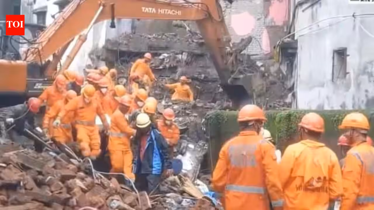 Bhiwandi building collapse that killed 10: Builder abroad, contractor may have died in crash, say cops | Mumbai News