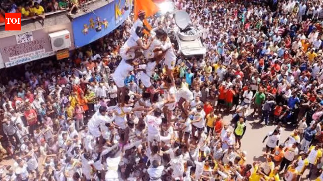Maharashtra govt to insure 1.6 lakh govindas during dahi handi | Mumbai News