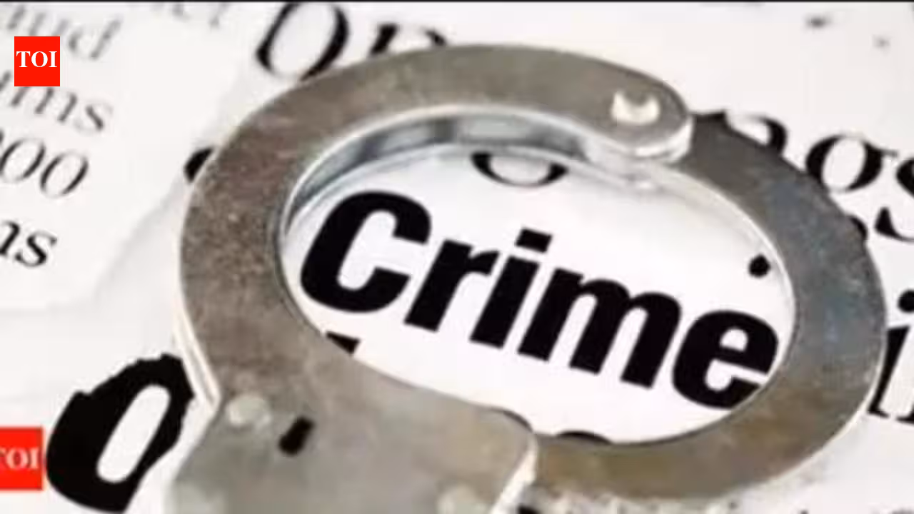 FIR against Dahisar supermarket cashier, customer for fraud | Mumbai News
