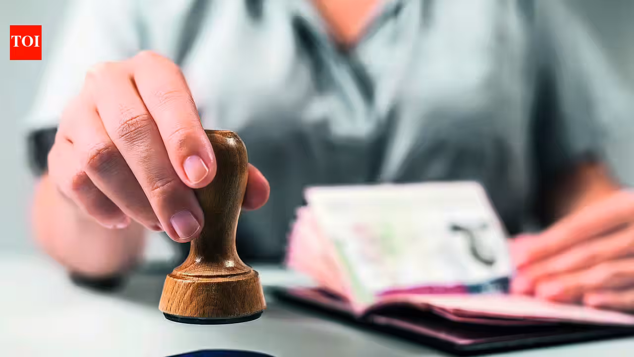 Sahar police arrest 20 agents in 12 months for passport forgery; cases plummet in Mumbai