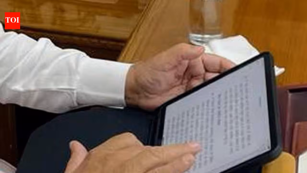 BJP plan to provide tabs to 227 corporators hits procurement hurdle