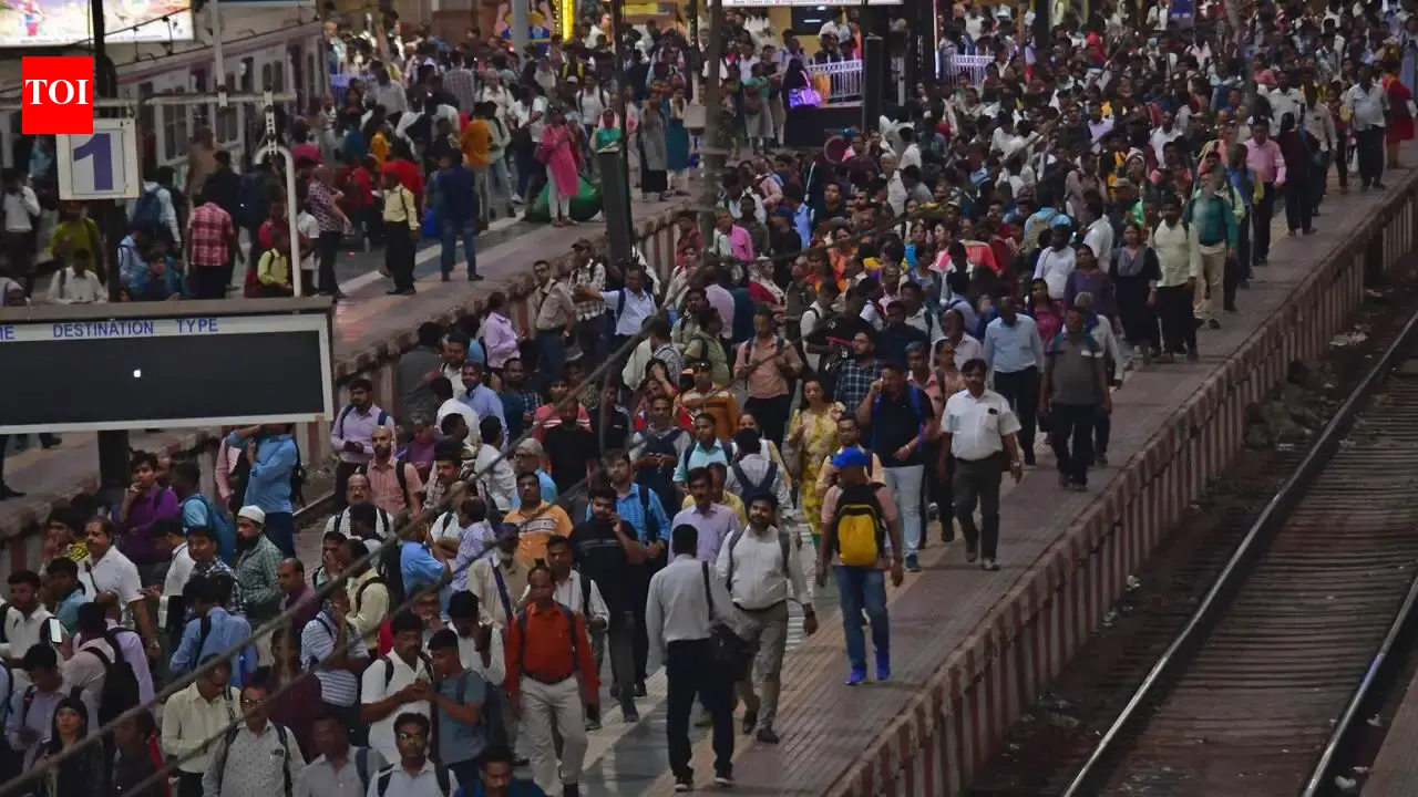 Gas leak from goods train disrupts railway traffic in Navi Mumbai’s Panvel station, authorities avert mishap